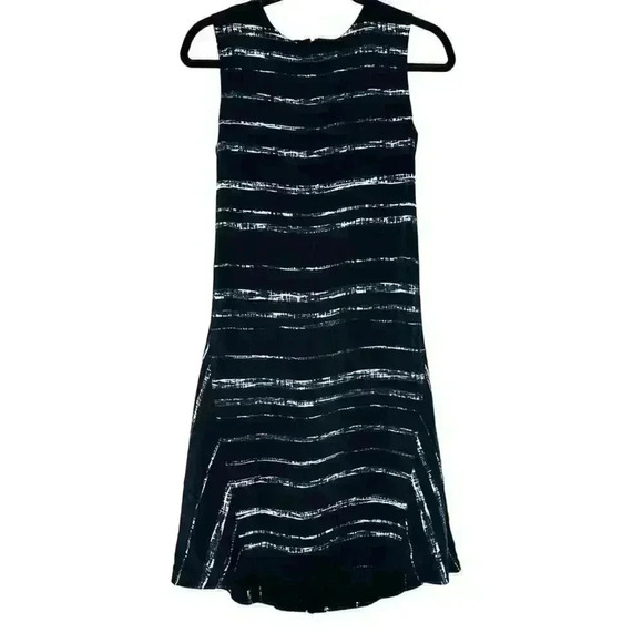 Vince Silk Shadow Stripe Sleeveless Shift Midi Dress Size 2 - Picture 3 of 5